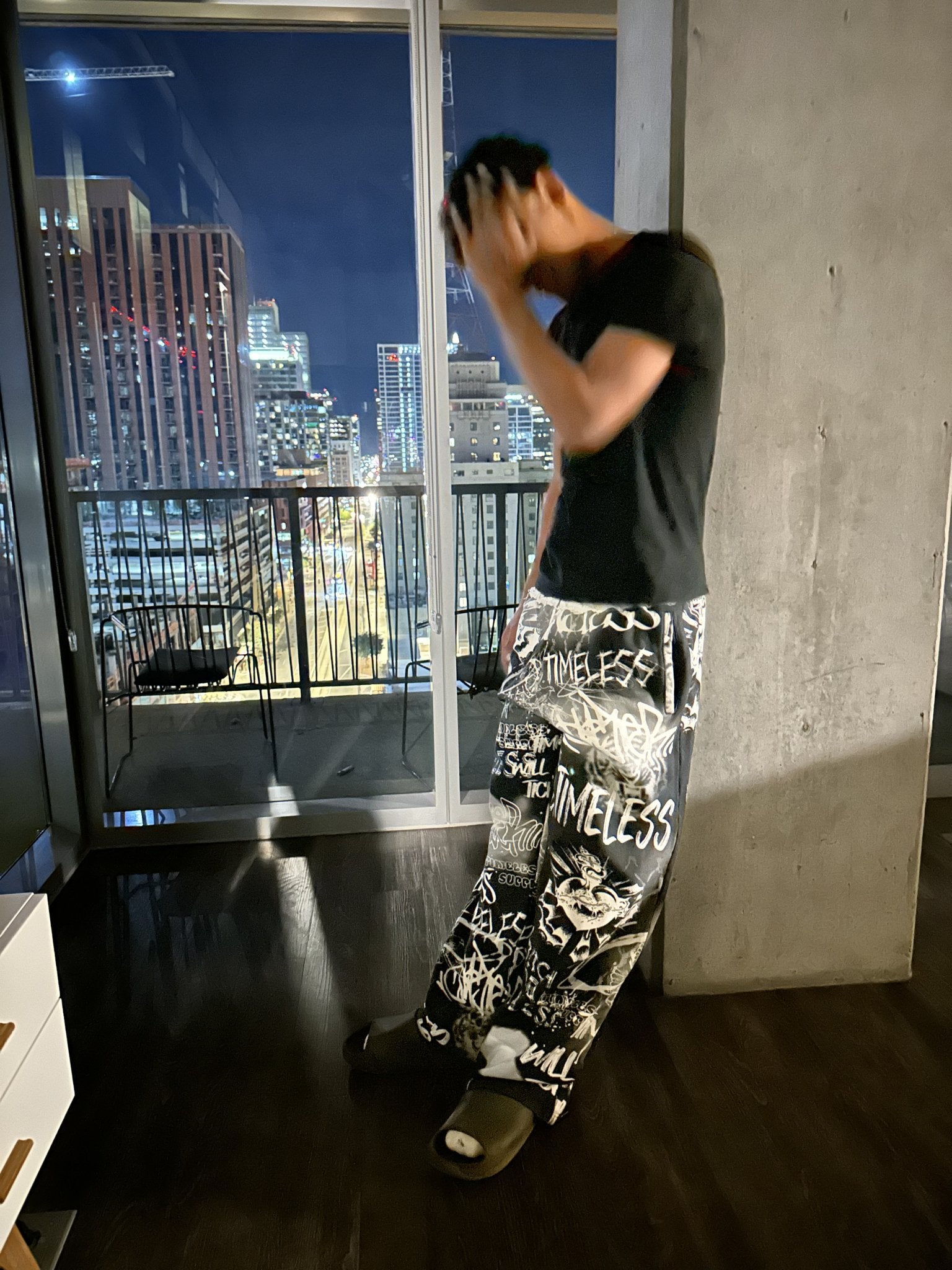 BLACK "EXPRESSION" SWEATS