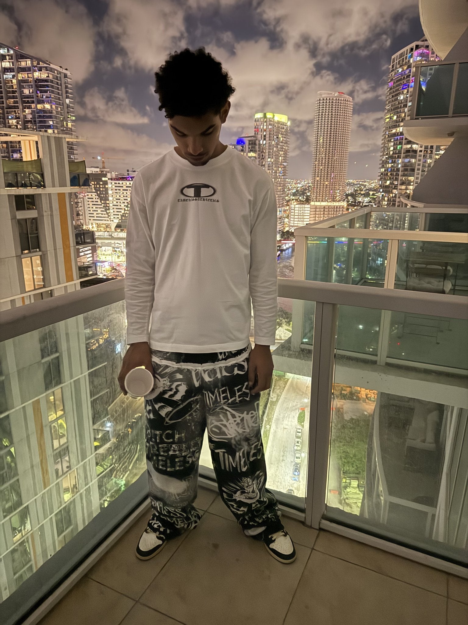 BLACK "EXPRESSION" SWEATS